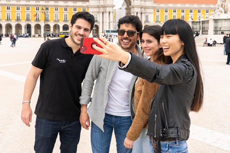 Lisbonne : Visite à pied, quartier de Belém, tour en bateau et en tramwayVisite guidée en groupe partagé - Guide espagnol