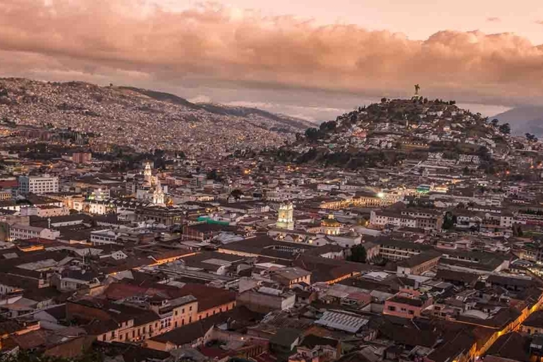 Descubre el latido de Quito y sitúate en la línea ecuatorial del mundo