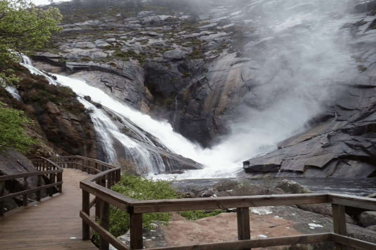 Tour to Finisterre and coastal towns from Santiago de Compostela