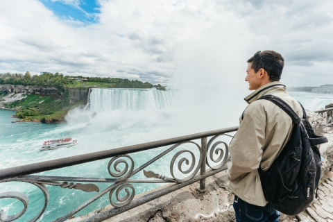 Toronto: Niagarafälle Tagesausflug mit BootsfahrtNiagarafälle Tagestour mit Kreuzfahrt & Niagara on the Lake