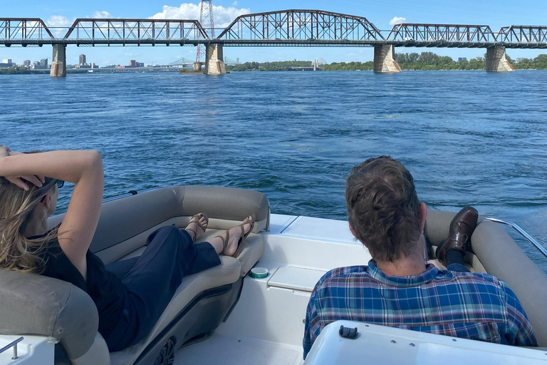The Ultimate Montreal Boat Tour –Apéro Edition (1hrs)