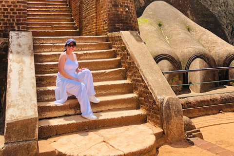 Tour privato di Sigiriya e Dambulla di un giorno interoTour con partenza dalla zona di Bentota/Induruwa