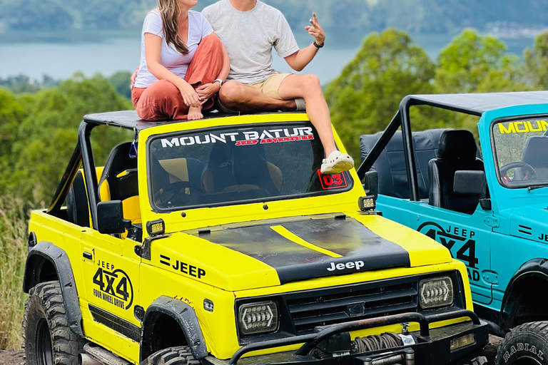 Kintamani hora dorada en jeep explora la montaña y las rocasKintamani: excursión de la hora dorada en jeep para explorar la montaña y las rocas