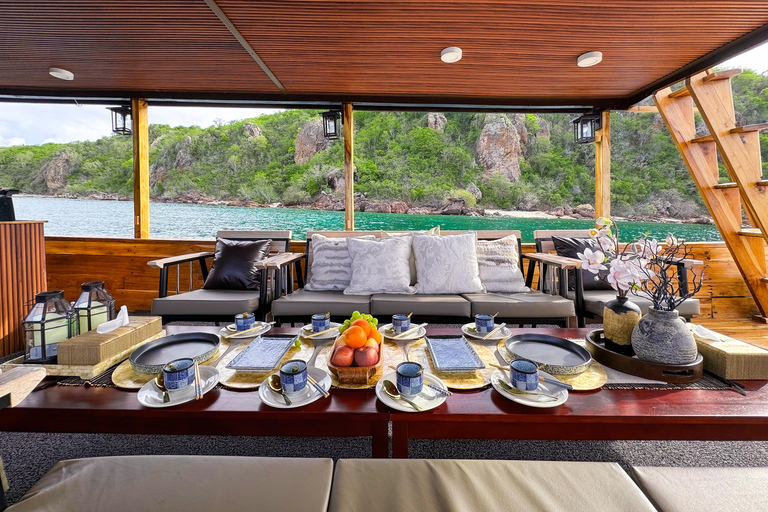 Labuan Bajo: Komodo National Park Open Deck Boat Tour