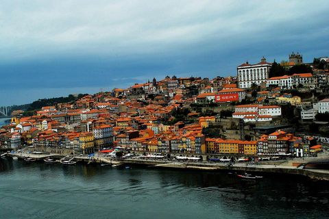 Porto: Private Transfer to Algarve with Stops up to 3 Cities Stop in 2 Cities