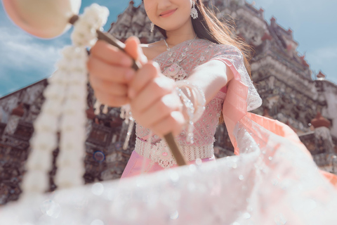 Bangkok: 1-Day Thai Dress Rental with Optional Photoshoot 1-Day Thai Costume Rental in Bangkok