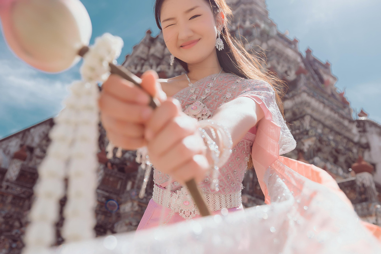Bangkok: 1-Day Thai Dress Rental with Optional Photoshoot 1-Day Thai Costume Rental in Bangkok