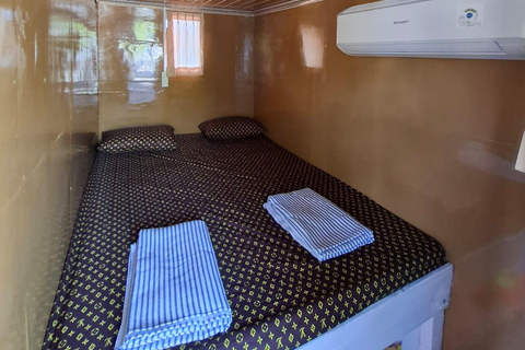 Komodo Islands: 4-Day Liveaboard, Dragons, Whale Sharks Private Room (Double Bed, AC)