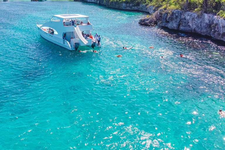 Catalina Snorkeling at The Wall & Altos de Chavón Tour