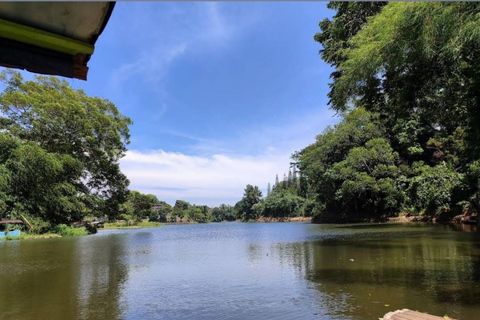 De Jakarta à Bogor : Excursion d&#039;une journée à la cascade de Luhur et au lac Lido