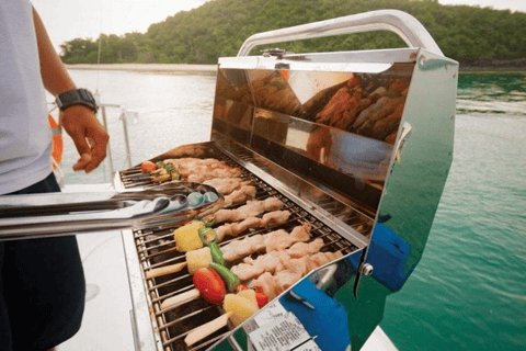 Langkawi: Sunset Cruise with BBQ Dinner & Unlimited Drinks Premium Sunset Dinner Cruise + BBQ Dinner + Transfer