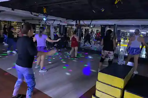 Pereira: Aulas particulares de dança para principiantes (ritmos latinos)