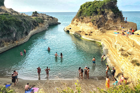 Corfú: Viaje en autobús y baño en Canal d'Amour, Kassiopi y Barbati