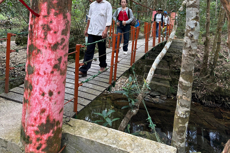 Tour di trekking: Escursione di un giorno al Parco Nazionale Bach Ma da Hue