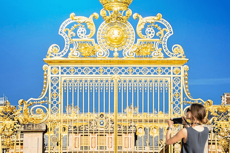 Versailles: Skip-the-Line Guided Tour of Palace with Gardens Guided Tour in Spanish