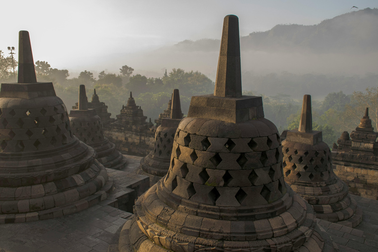 Amanecer Colina Stumbu, Borobudur, Prambabanan.Amanecer del Nirvana, Borobudur, Prambabanan.