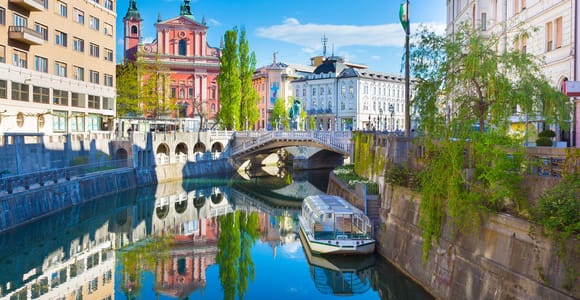 Ljubljana: Bootsfahrt und Rundgang