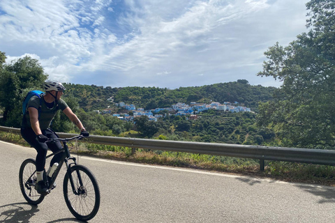 Von Ronda aus: Geführtes Radfahren - Blaues Dorf - moderates Niveau