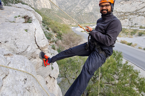 Monterrey: Rappelling class in La Huasteca Park