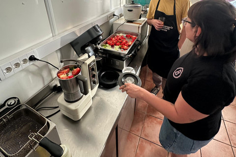 Alicante:Evening Spanish Tapas Cooking Class with Live Music 1 Extra Drink