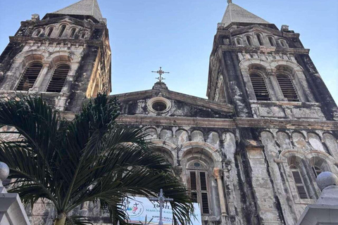 Zanzibar: Stone town, Slave Market, souvenir & Spice Market Stone town guided walking tour