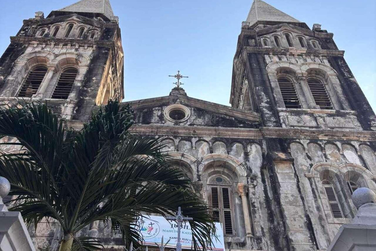 Zanzibar: Stone town, Slave Market, souvenir & Spice Market Stone town guided walking tour