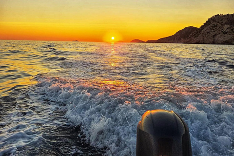 Dubrovnik (Marina Frapa): Golden hour Sunset Cruise (2h) Shared Golden Hour Sunset Speedboat Cruise (1h)