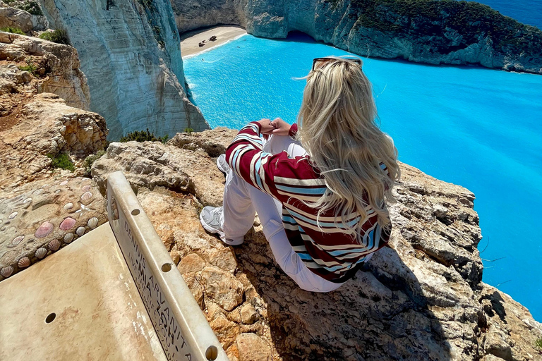 Zakynthos: Ultimate Experience to Shipwreck, Caves & Turtles Shipwreck and Turtles: Semi private tour
