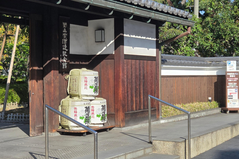 Osaka : visite privée d'une brasserie de saké avec dégustations