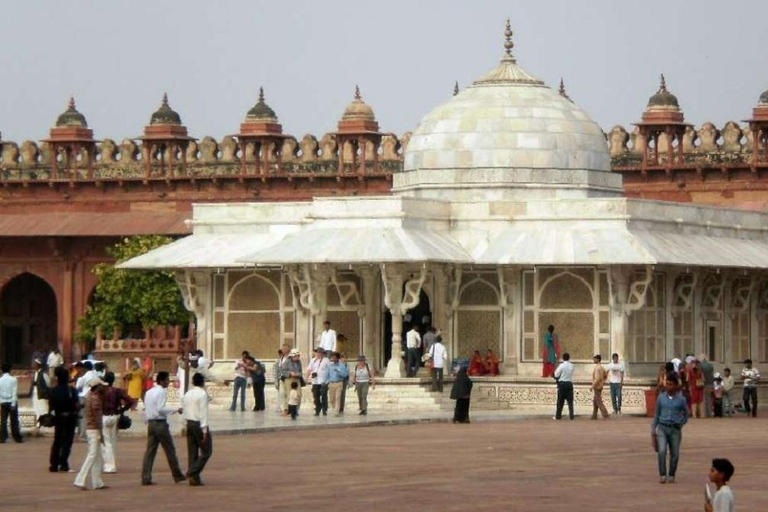 Z Agry: Prywatna wycieczka z przewodnikiem Fatehpur SikriZ Agry: Prywatna wycieczka z przewodnikiem po Fatehpur Sikri