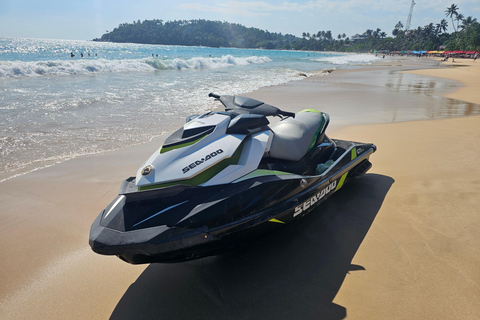 Mirissa: jetski-ervaringMirissa: Jetskiën