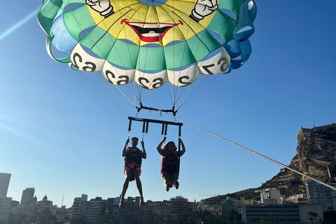 Alicante: Parasailing og båttur