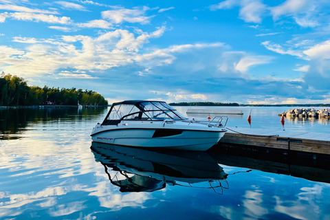 Helsinki: Private Boat Tour Midsummer 90min Cruise