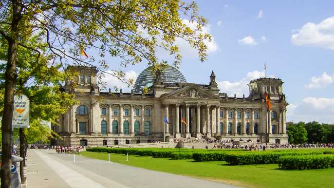 Berlin: Reichstag, Plenary Chamber, Cupola & Government Tour