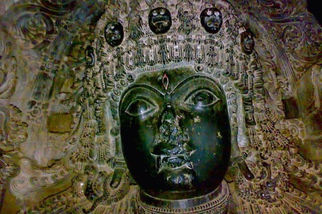 Visit Belur and Halebid Private tour with heritage guide in Belur