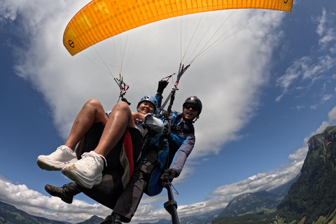 Spiez: Paragliding Flight from Mount Niesen Spiez: Paragliding Flight from the Niesen