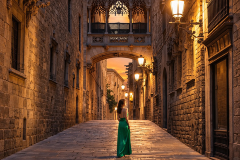 Barcelona: Gothic Quarter Myths & Dark History Night Tour