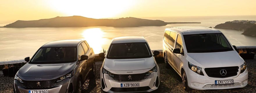 Transferts privés à Santorin | Aéroport, port et au-delà