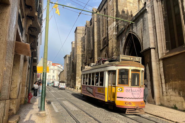 Lissabon: Rundgang mit Fahrt in der historischen Straßenbahn 28 und Verkostungen