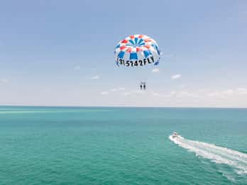 Aventura de parapente de 90 minutos na Ilha Anna Maria, FL