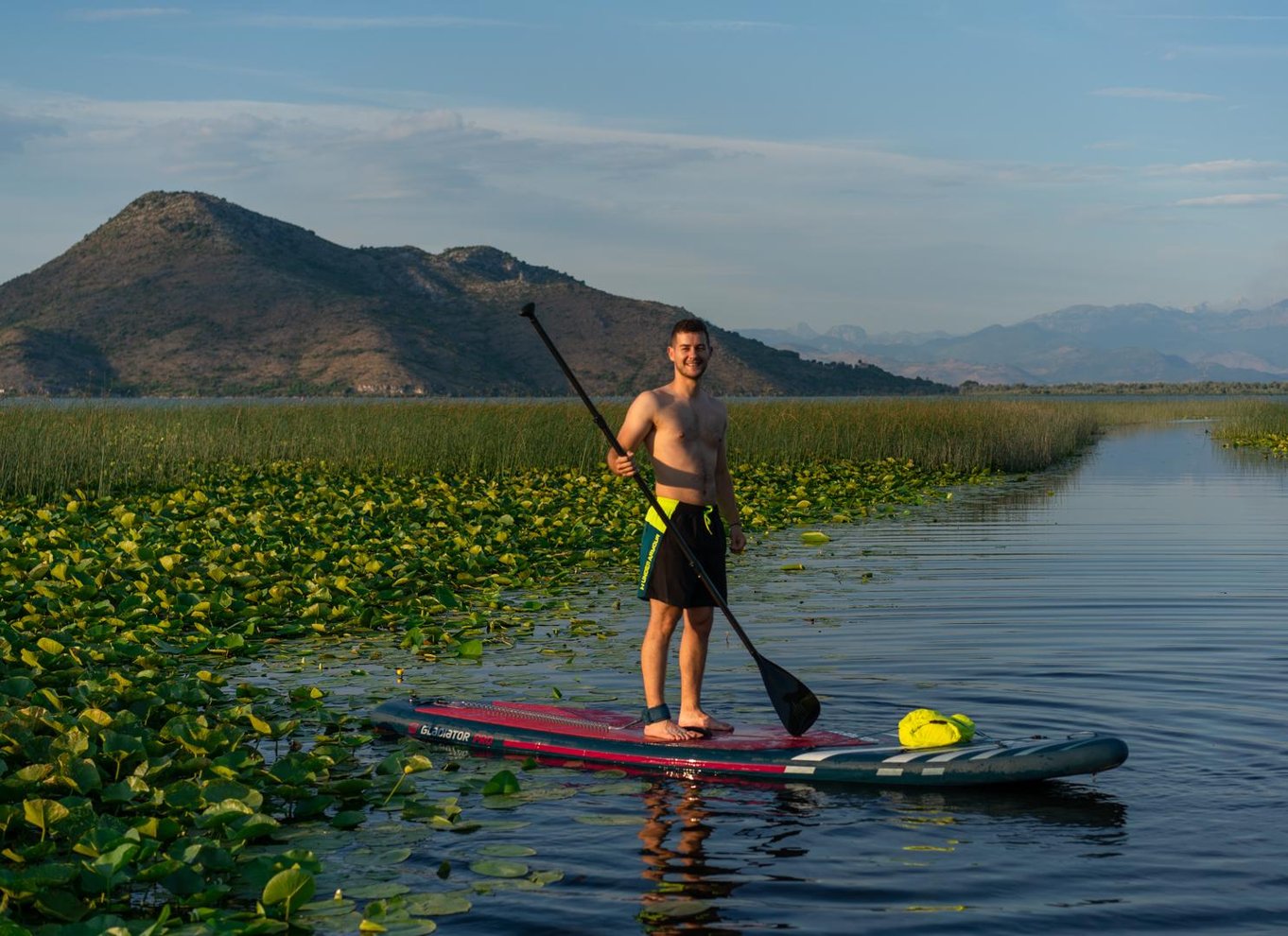 Virpazar: Udforsk den fantastiske Skadarsø på paddleboard
