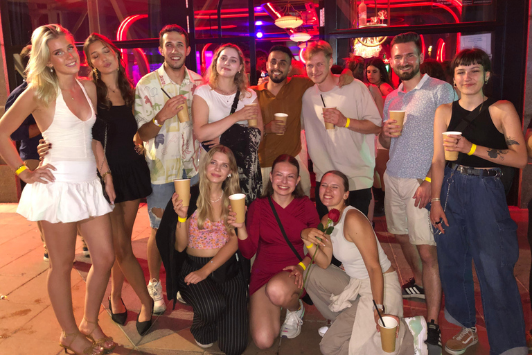 Barcelona: feestelijke bustocht op oudejaarsavond 2026Privé limousineticket