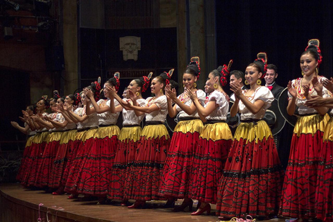 Geniet van het Folklorisch Ballet in het Palacio de Bellas Artes.Geniet van het folkloristische ballet in het Palacio de Bellas Artes