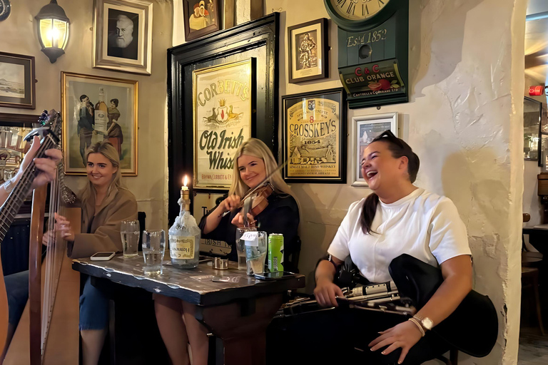 Belfast: Crosskeys Inn Irish Music and BBQ Night