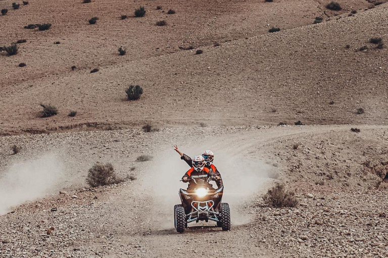 Marrakech: Tour del deserto di Agafay con quad, giro in cammello e cena