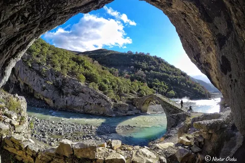 Tagestour zu den Thermalbädern von Permet und der Langarica-Schlucht