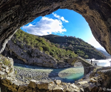 Dagtocht naar Permet Thermale Baden en Langarica Canyon
