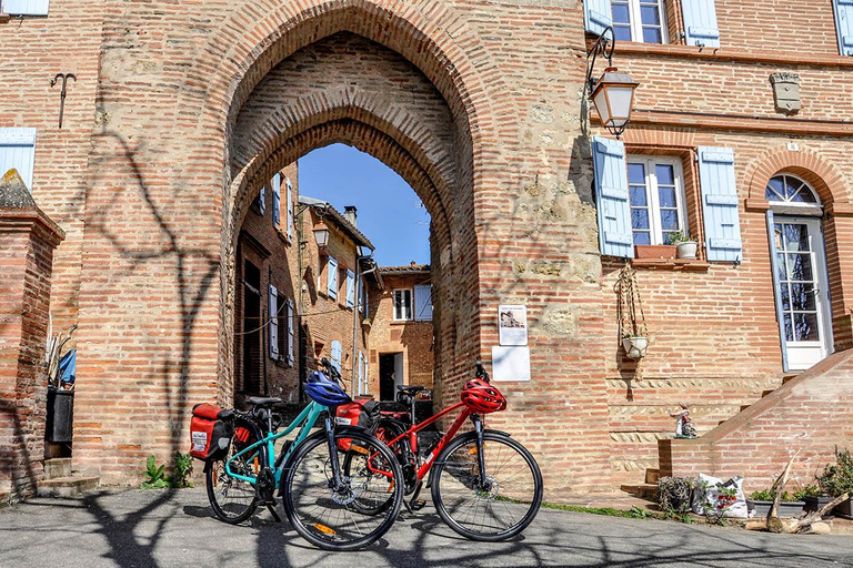 Scenic E-Bike Ride to a Hilltop Village from Toulouse