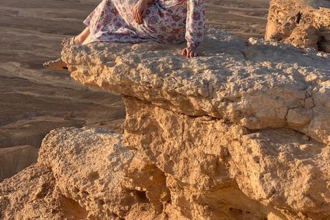 Riyadh: Edge of the World, Sadus Village & Bat Cave Tour Edge of the World, Sadus Village..etc(Private tour)