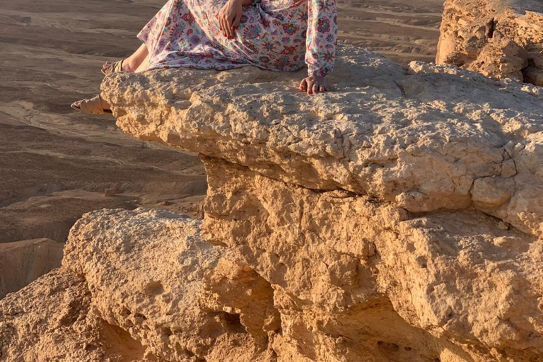 Riyadh: Edge of the World, Sadus Village & Bat Cave Tour Edge of the World, Sadus Village..etc(Private tour)